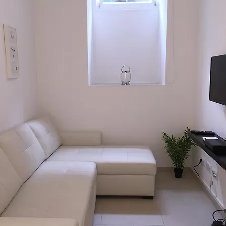 Ribeira Economic Apartament Lizbona